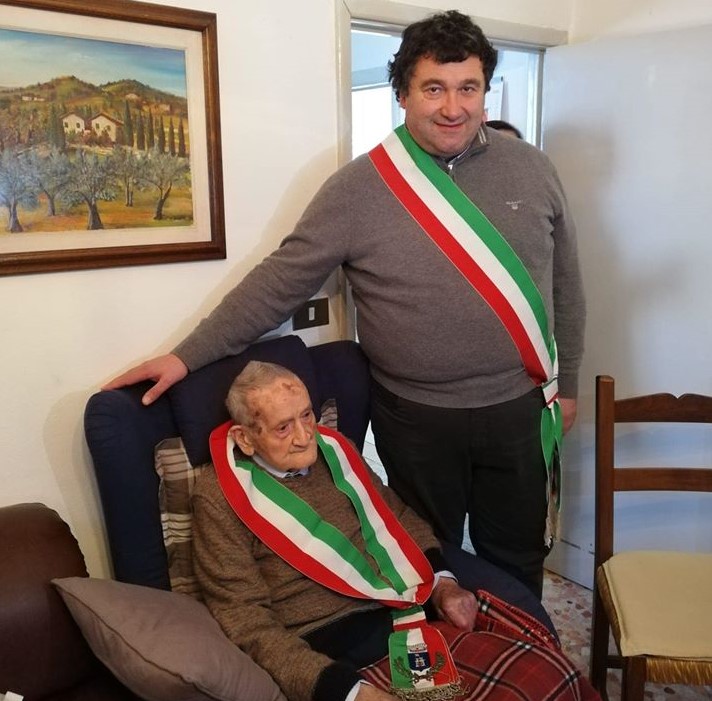 Castel Focognano: il sindaco Lorenzo Remo Ricci ha fatto visita a nonno Ettore che ieri ha compiuto 100 anni