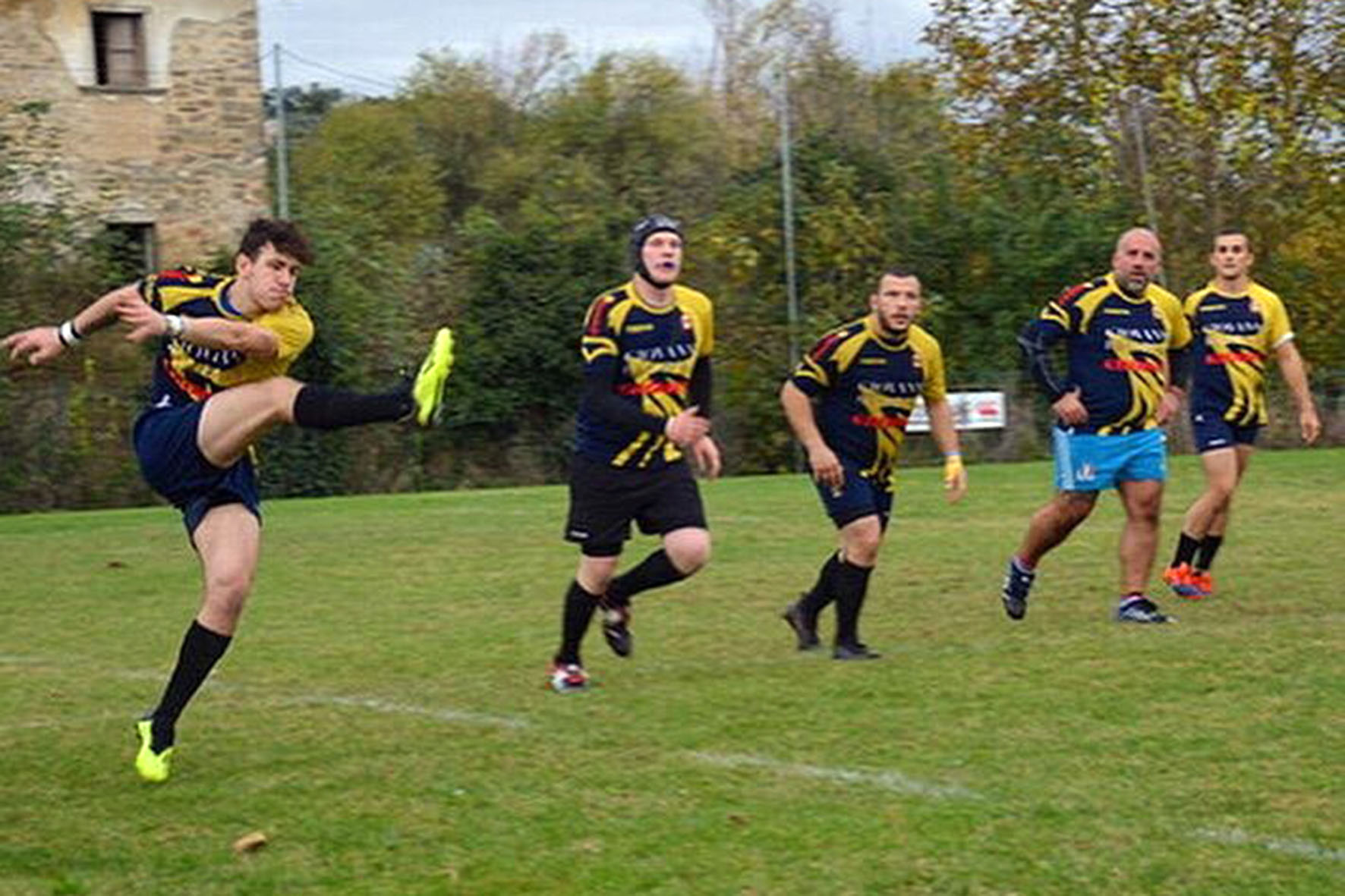La Union Rugby Arezzo si arrende alla corazzata di Viterbo
