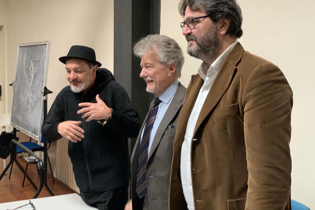 Gustavo Aceves dona un’opera ad Arezzo: “Il cavallo della Vera Croce”