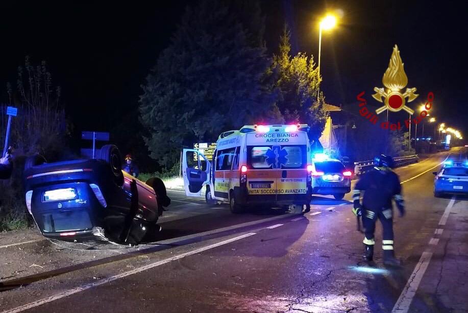 Auto si ribalta sulla Setteponti, ferito 32enne