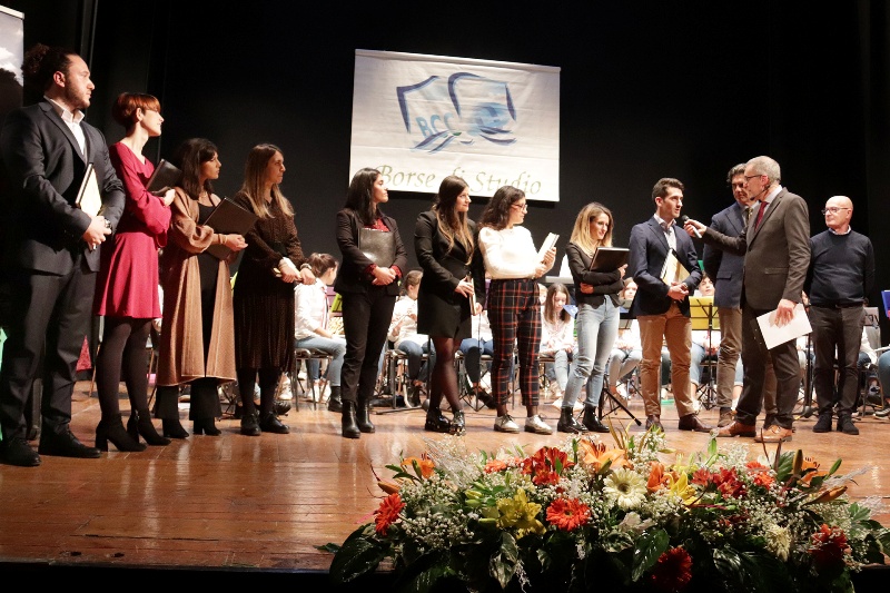Banca Valdichiana: una festa delle eccellenze a tema Europa la consegna delle Borse di studio