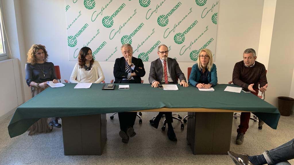 Confesercenti: “al primo posto la tutela delle botteghe. No alle maxi aree commerciali. Turismo? plauso al Comune”