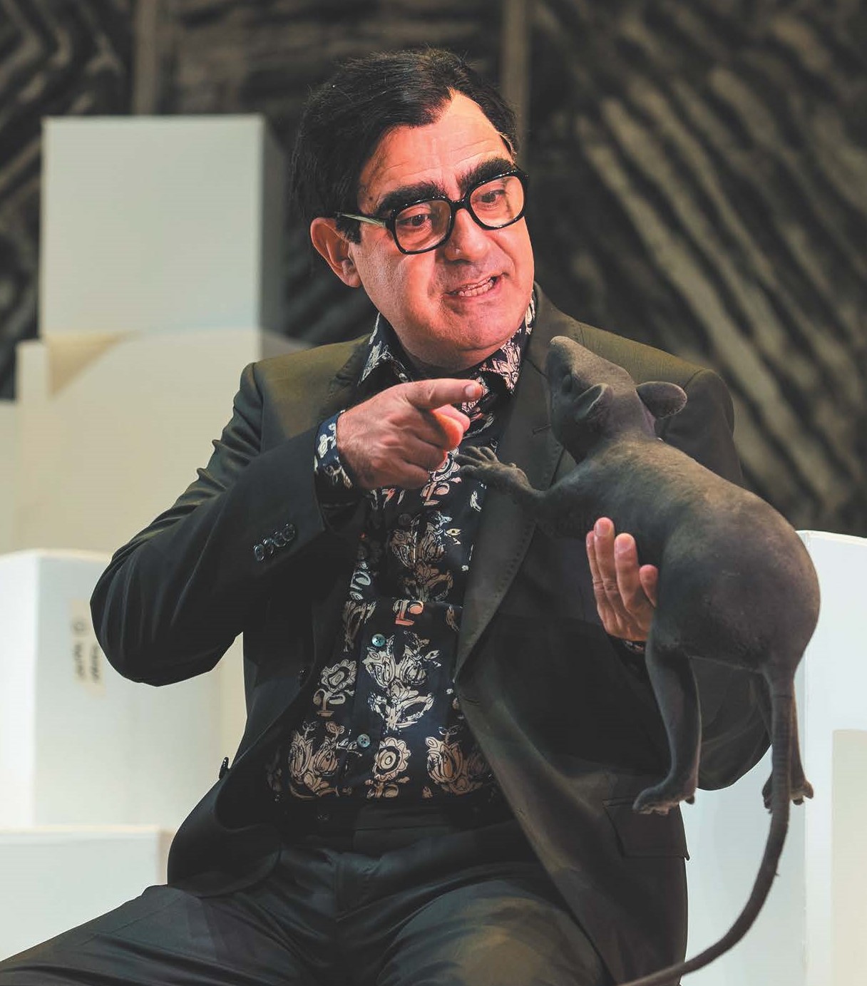 Elio de Le Storie Tese al Teatro Antei con il Grigio