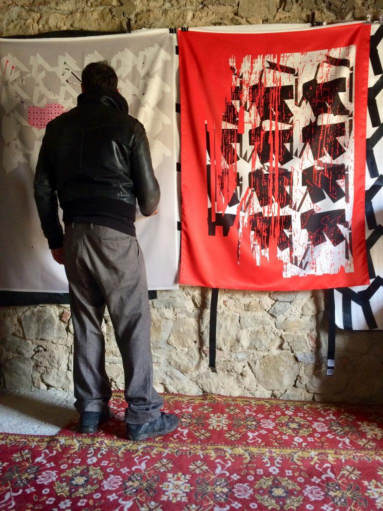 “Flags/Araxi” di Misa Moss