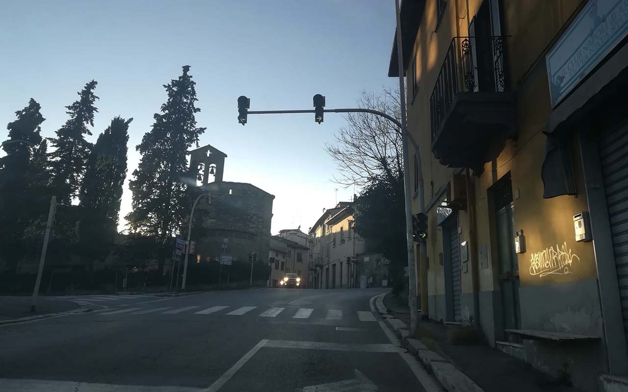 E luce fu. Dopo una settimana riattivato il semaforo