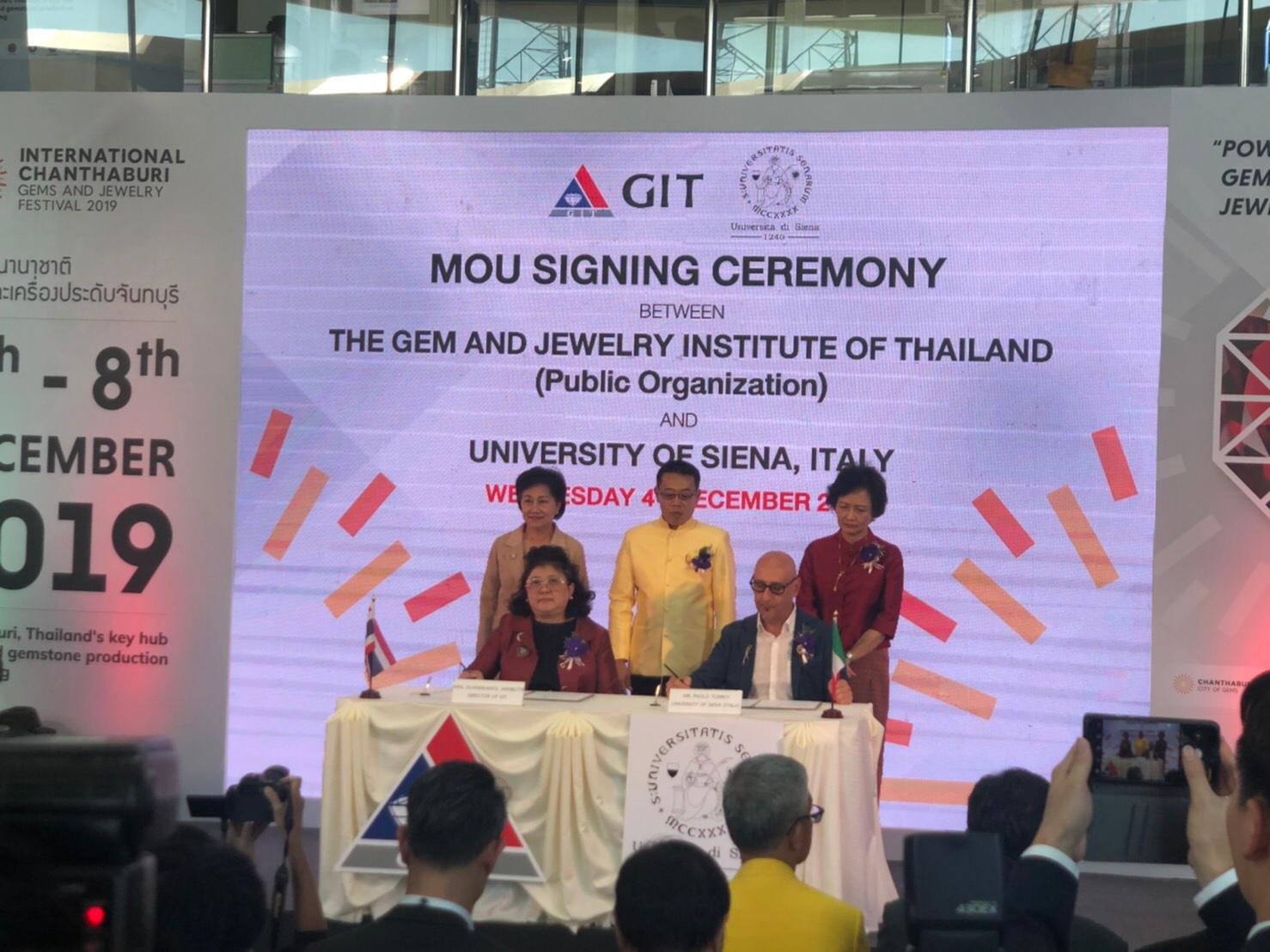 Design e arte del gioiello, l’Università firma a Bangkok un accordo con il Gem and Jewelry Institute of Thailand