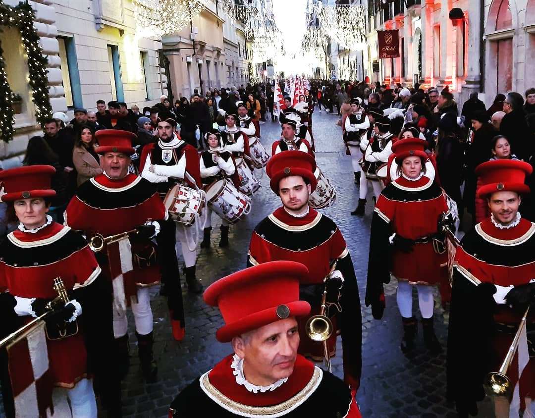 Castiglion Fiorentino: per il Gruppo Storico e Sbandieratori due esibizioni in Spagna per la festività dell’Epifania