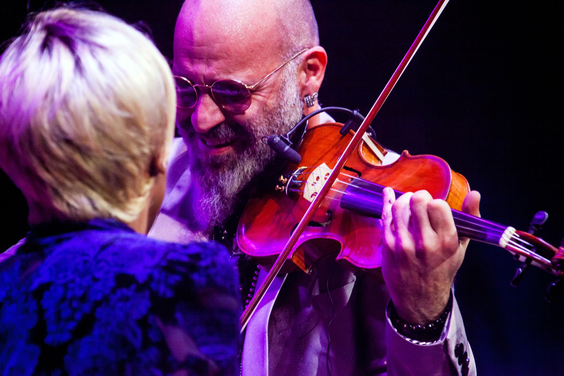 Viaggio nelle sonorità del tango argentino con il violino di Alessandro Quarta
