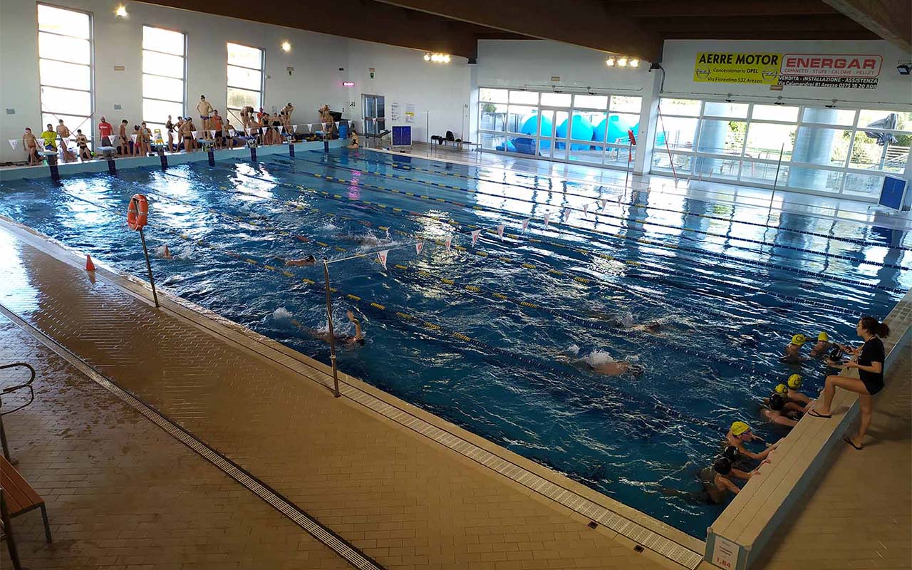 Duecentoquaranta atleti in vasca nei raduni natalizi della Chimera Nuoto