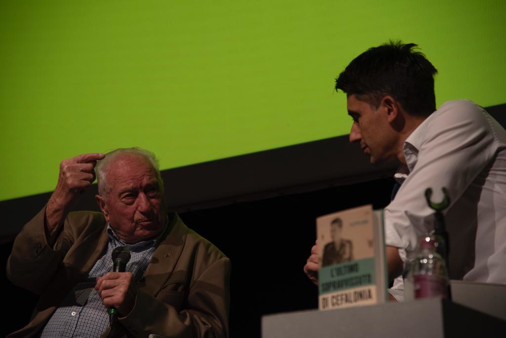 Il libro di Filippo Boni “L’ultimo sopravvissuto di Cefalonia” in biblioteca a Cavriglia