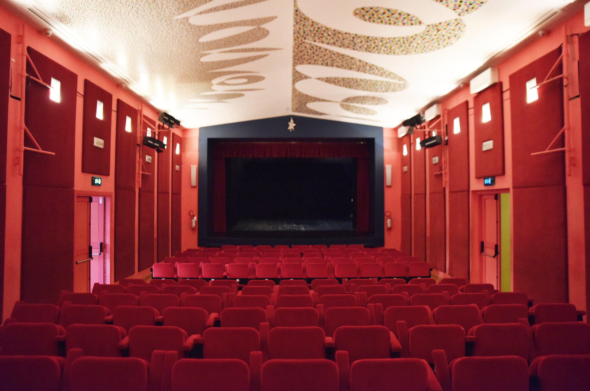 Al teatro Aretino va in scena lo spettacolo di Diego Fusaro: “Bibbiano, il gender è già tra noi”