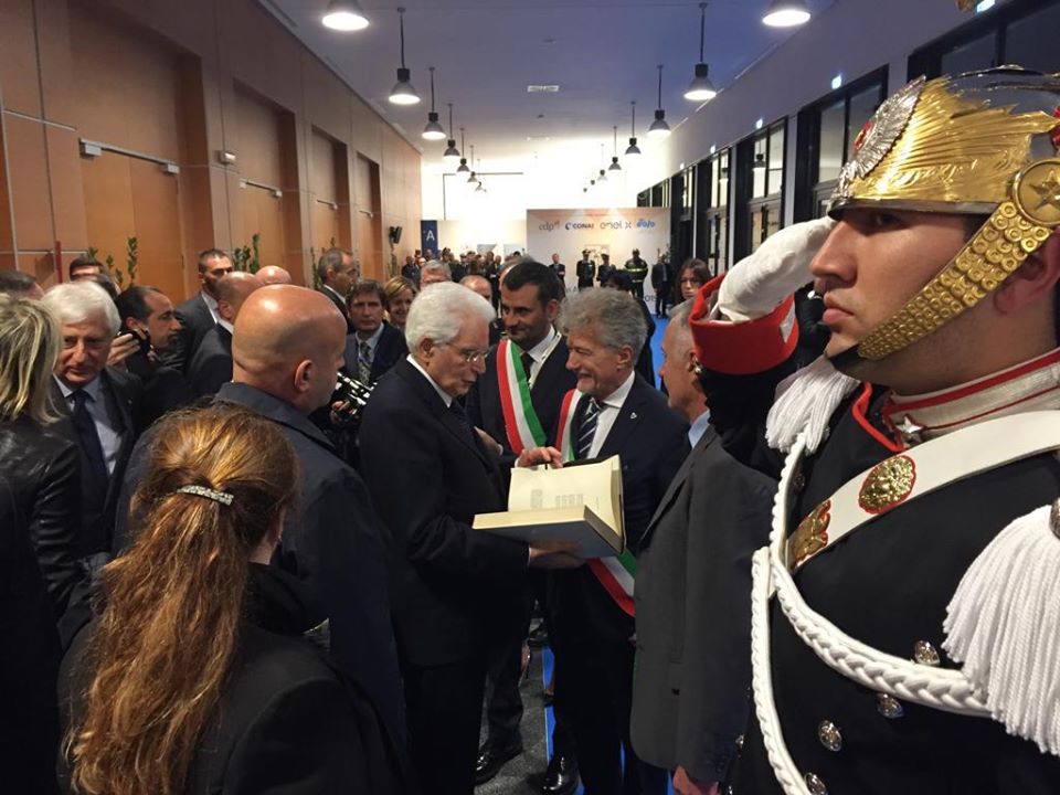 Gli auguri di Ghinelli: “essere il sindaco di Arezzo è stata una delle cose più belle del mondo. Faremo ancora molta strada insieme”