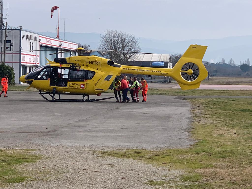 Incidente stradale, motociclista soccorso dal Pegaso