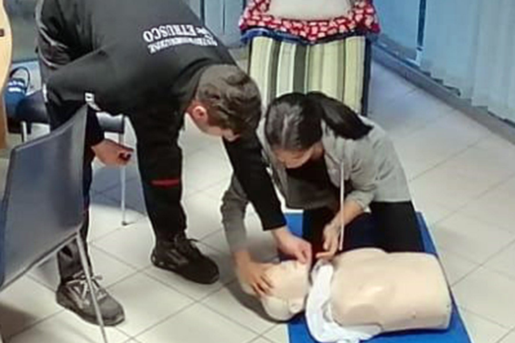 Trenta aspiranti bagnini in formazione al palazzetto del nuoto