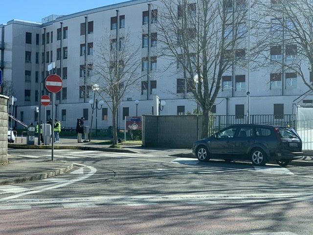 Venditori fuori dell’ospedale