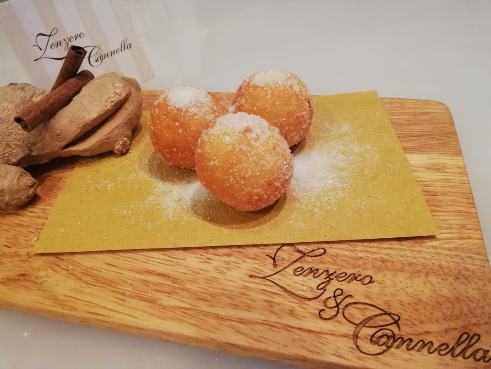 Castagnole di ricotta al profumo di agrumi