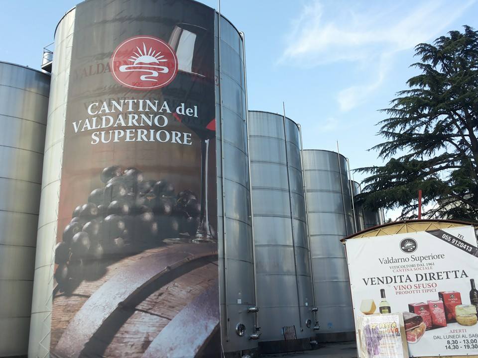 Colpo grosso alla cantina sociale, ladri in fuga con due casseforti