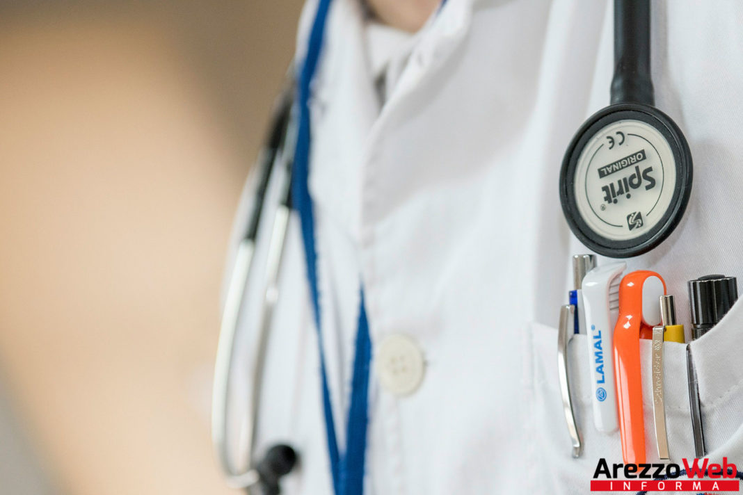 L’Asl Toscana sud est ha sospeso i primi 6 operatori sanitari per la mancata vaccinazione anti-Covid