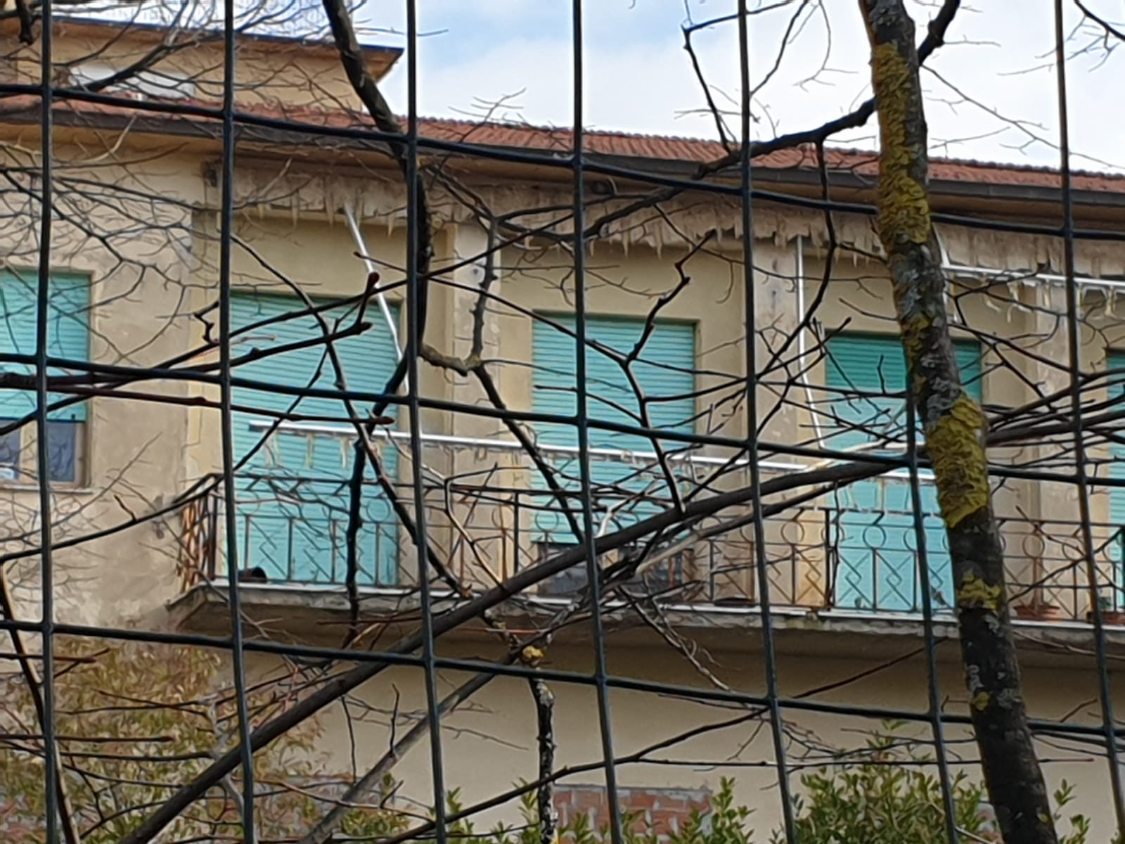 Via Filzi, nuovo intervento dei vigili. Richiusura degli accessi violati