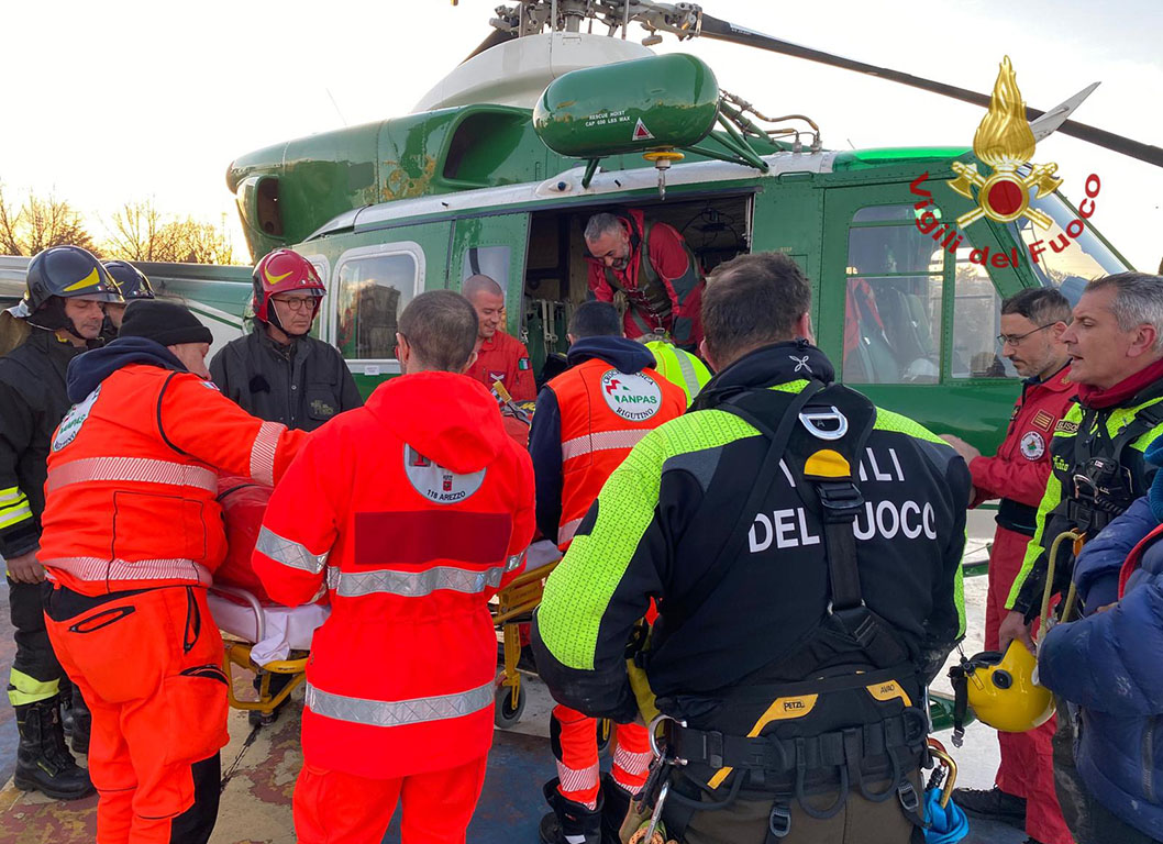 Escursionista cade e si ferisce a una gamba, soccorso dall’elicottero Drago