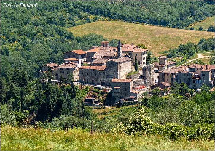 Oltre 600 mila euro investiti per la valorizzazione di Castel Focognano: tra gli interventi anche la riqualificazione di piazza Mazzini.