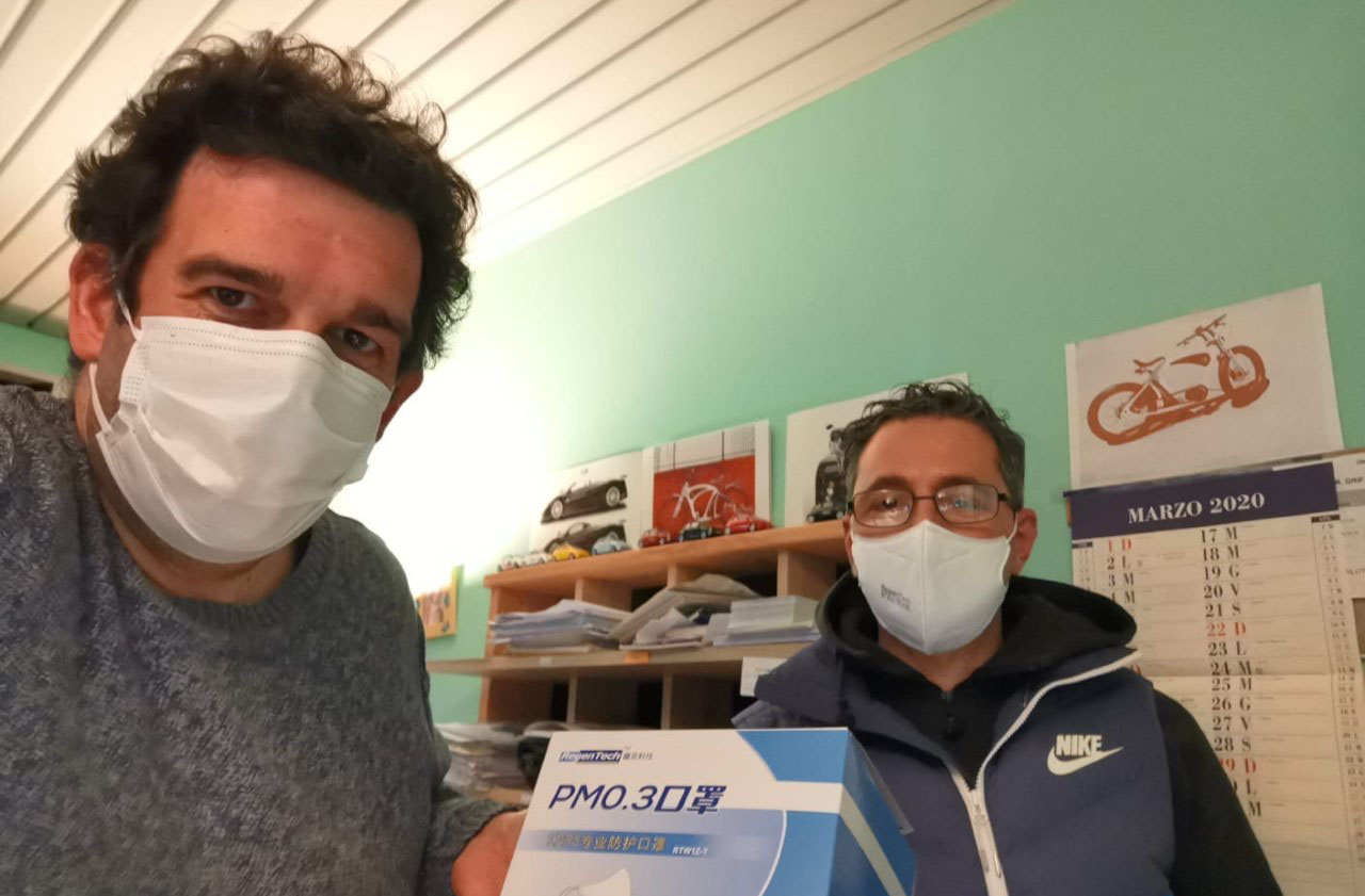 Dalla Cina 15 mila mascherine al comune di Ortignano Raggiolo: il sindaco Ceccherini le ha distribuite in Casentino
