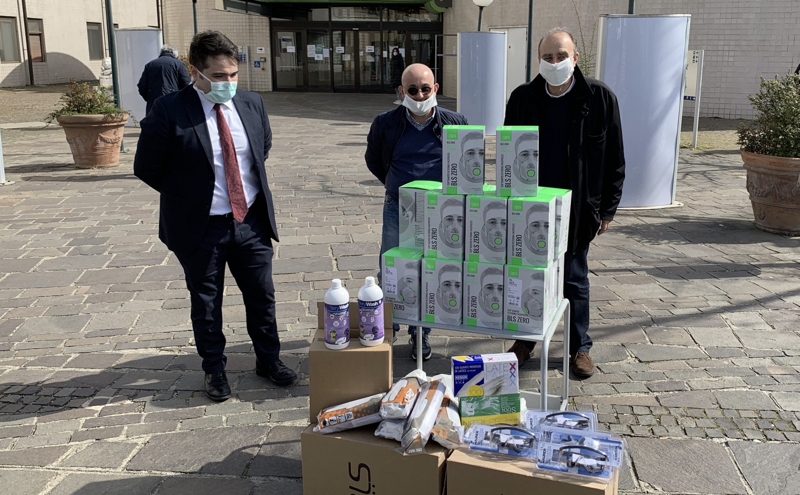 Donate al San Donato 200 mascherine, guanti e disinfettante
