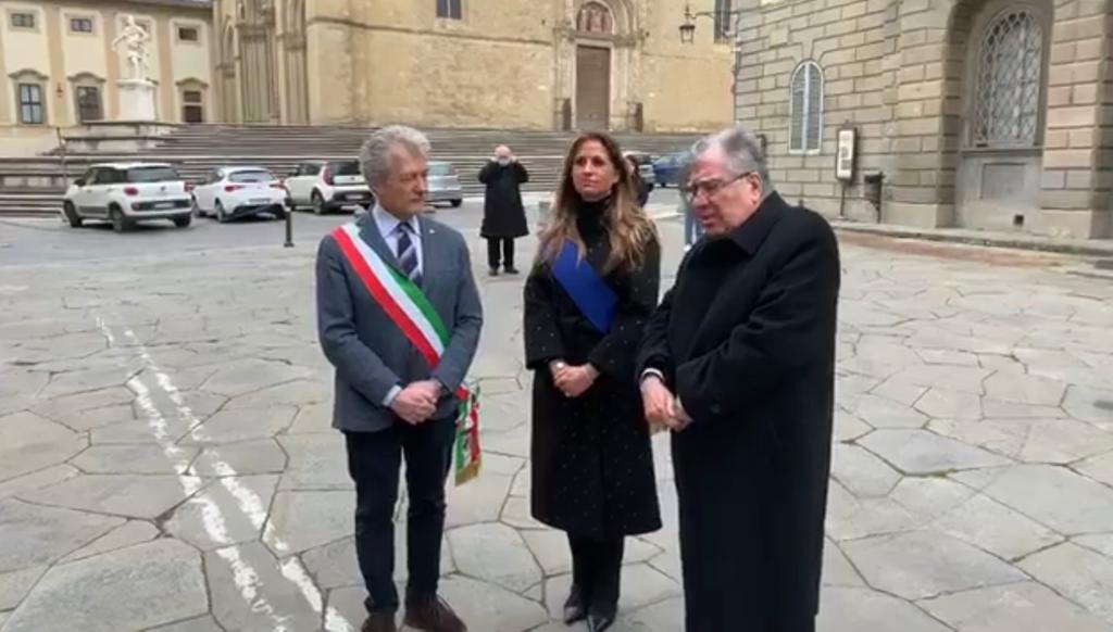 Lutto nazionale, momento solenne in piazza della Libertà