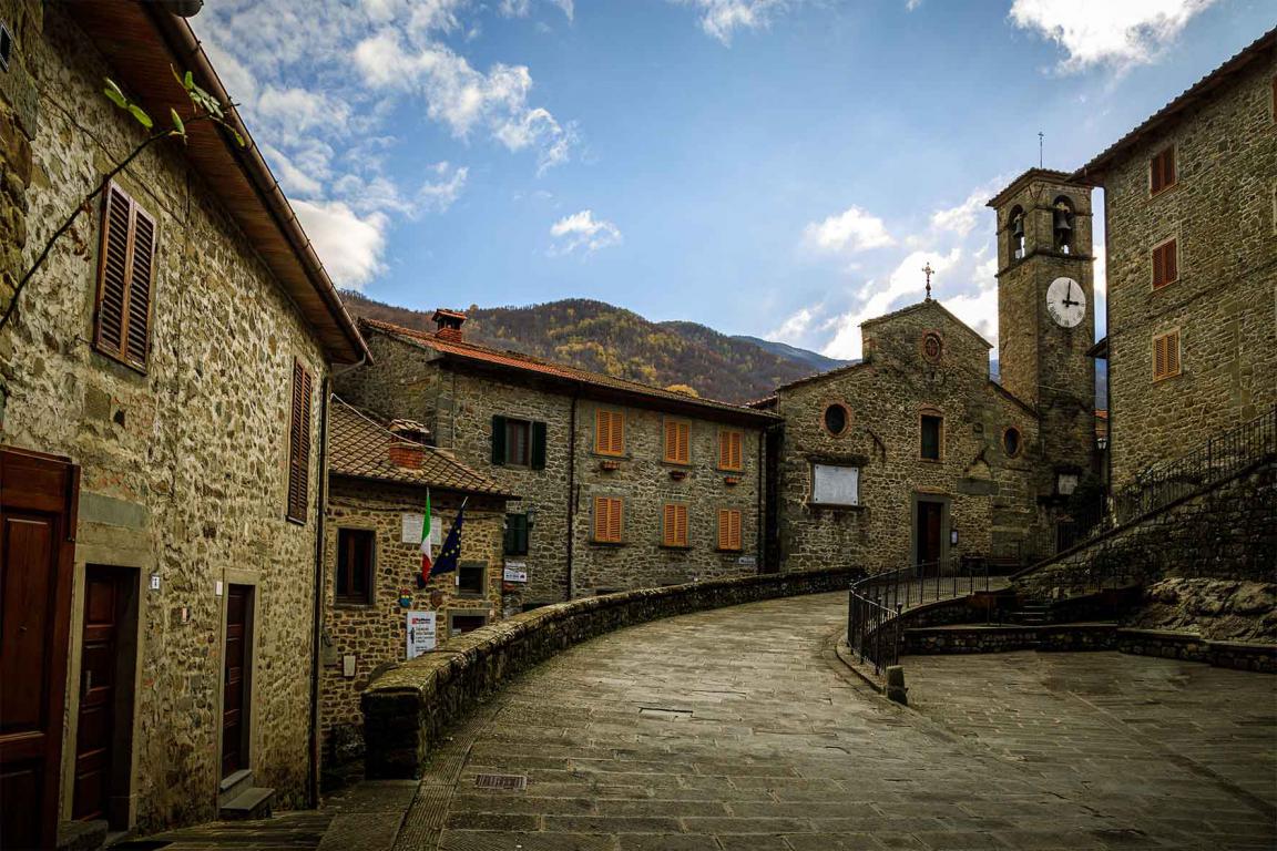 Brigata di Raggiolo: Aneddoti e ricordi per vivere il borgo di Raggiolo ai tempi del Coronavirus