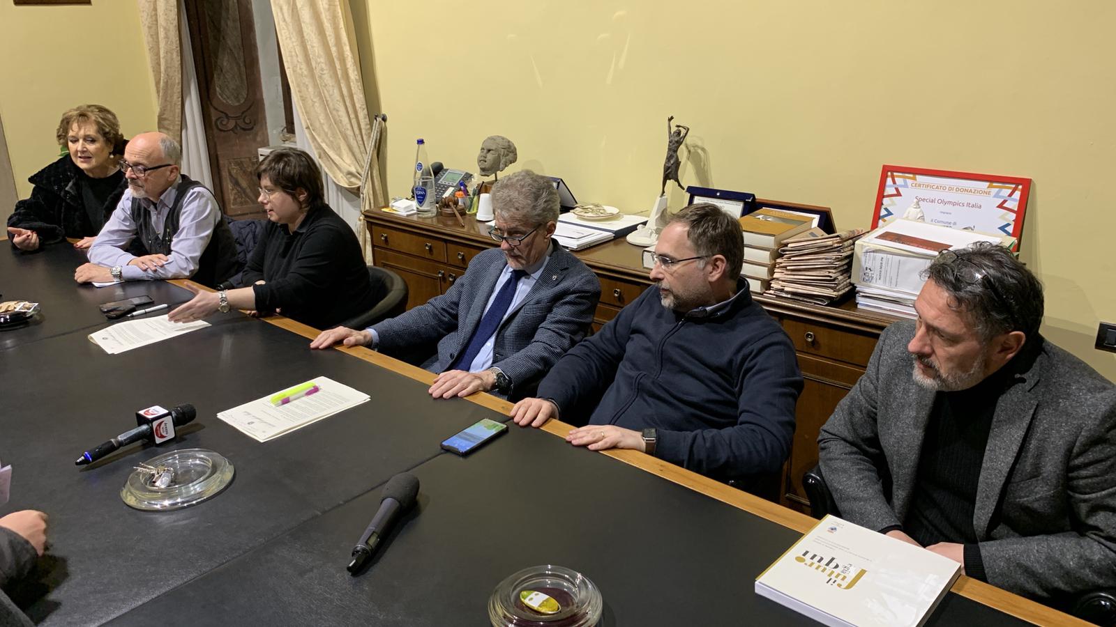 Coronavirus, Ghinelli: “dal Governo misure di recupero. Le avevo già proposte 10 giorni fa. Nessun allarmismo, ma dobbiamo prenderla seriamente” LA DIRETTA
