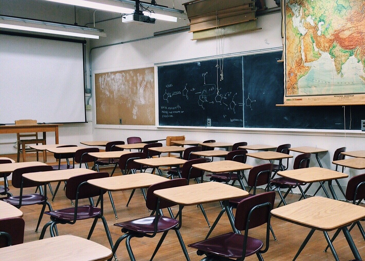 Scuola, Azzolina vede Regioni: firmata Ordinanza per organico aggiuntivo. Oltre 50mila posti in più fra docenti e ATA, priorità a scuola dell’infanzia e primaria
