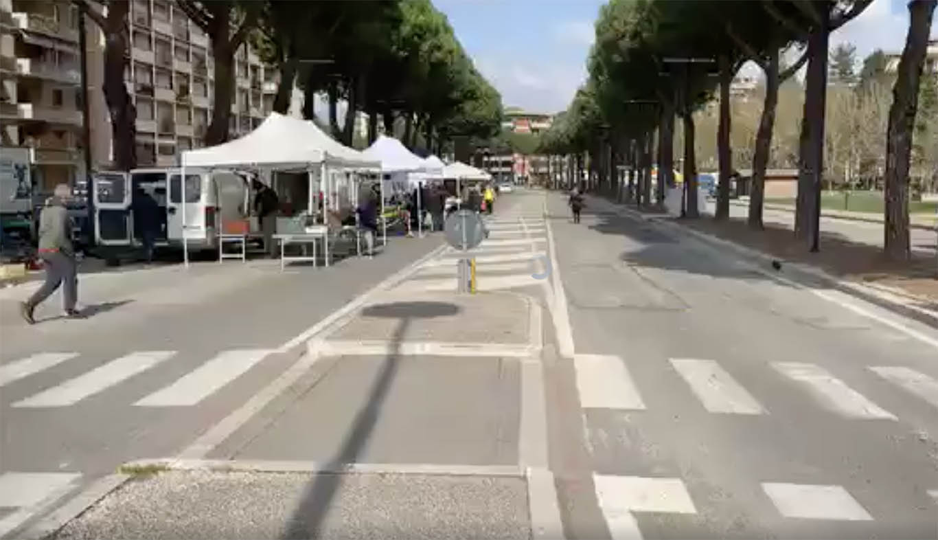 Mercato del sabato: il gazebo della Lega Nord. Nel pomeriggio l’incontro con i cittadini sotto i portici di via Roma