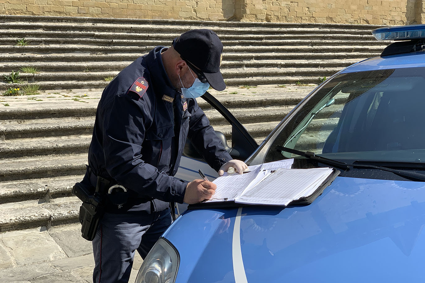 Arezzo, la Polizia di Stato sempre impegnata nei controlli stradali ed autostradali