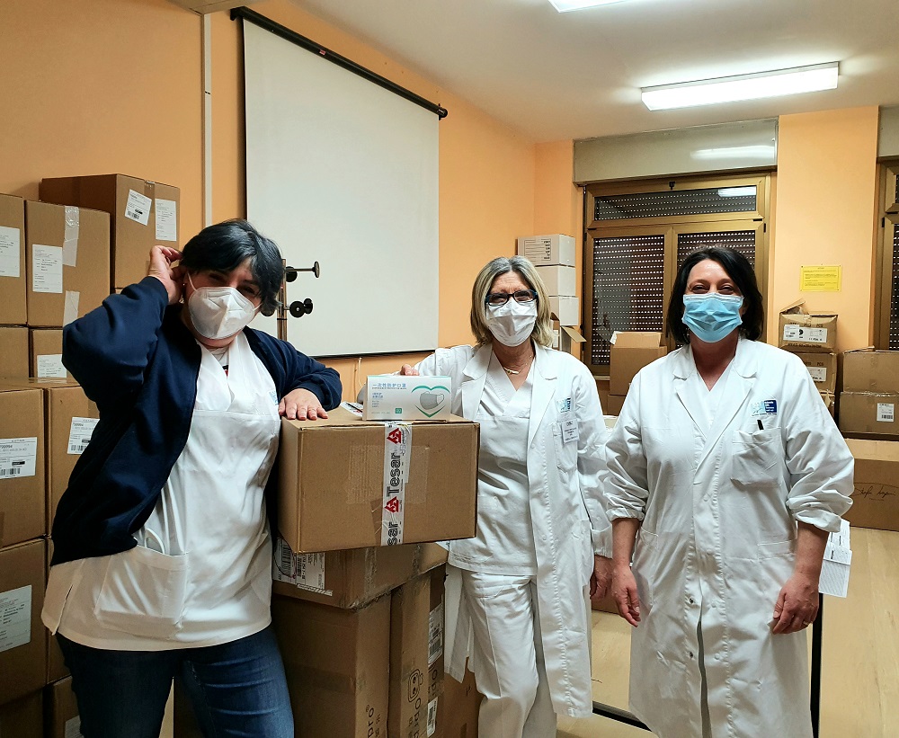 La Tesar di Subbiano dona mille mascherine chirurgiche all’Ospedale San Donato di Arezzo