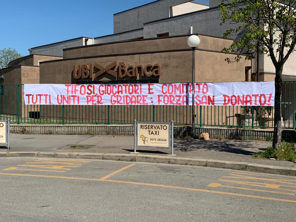 “Forza San Donato”, donazione dei tifosi dell’Arezzo all’ospedale