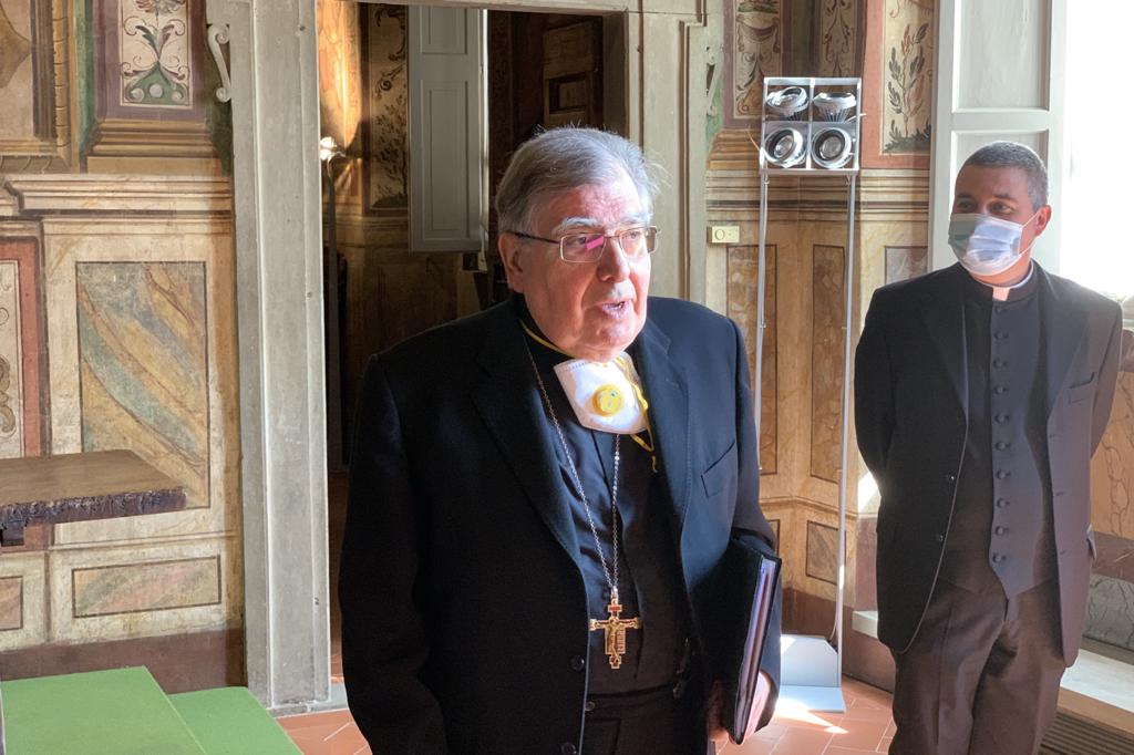 Pasqua, vescovo “il virus chiude le porte delle chiese ma non ferma la carità”. Alberghi sanitari: la diocesi mette a disposizione 6 strutture
