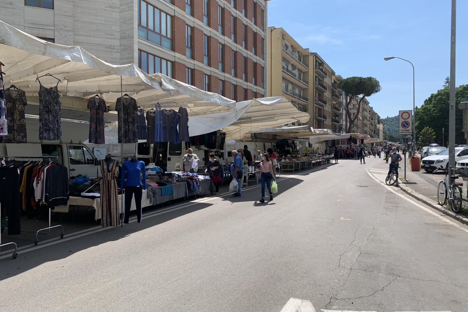 Mercato del Giotto di nuovo al completo