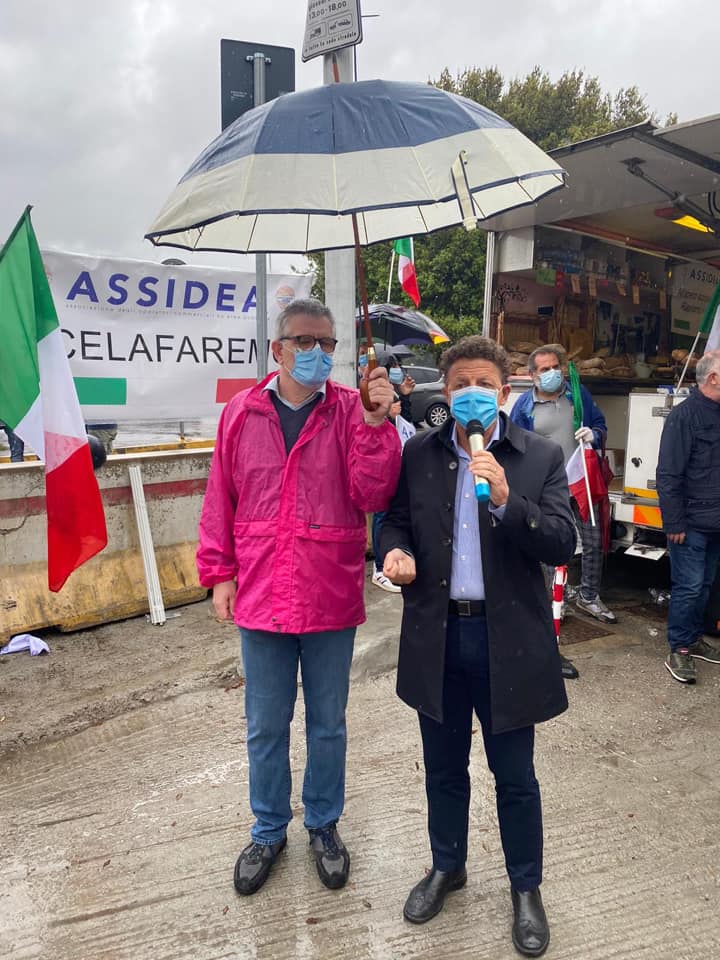 Marcheschi (Fdi): “Al fianco degli ambulanti, una categoria dimenticata da tutti. Cosa stanno facendo le varie task force governative? Servono protocolli per far riaprire le attività”