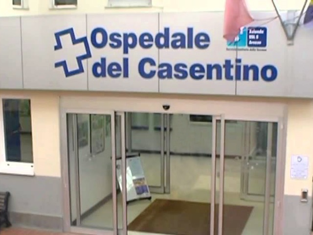 Scontro frontale in Casentino, 73enne in codice giallo al pronto soccorso di Bibbiena
