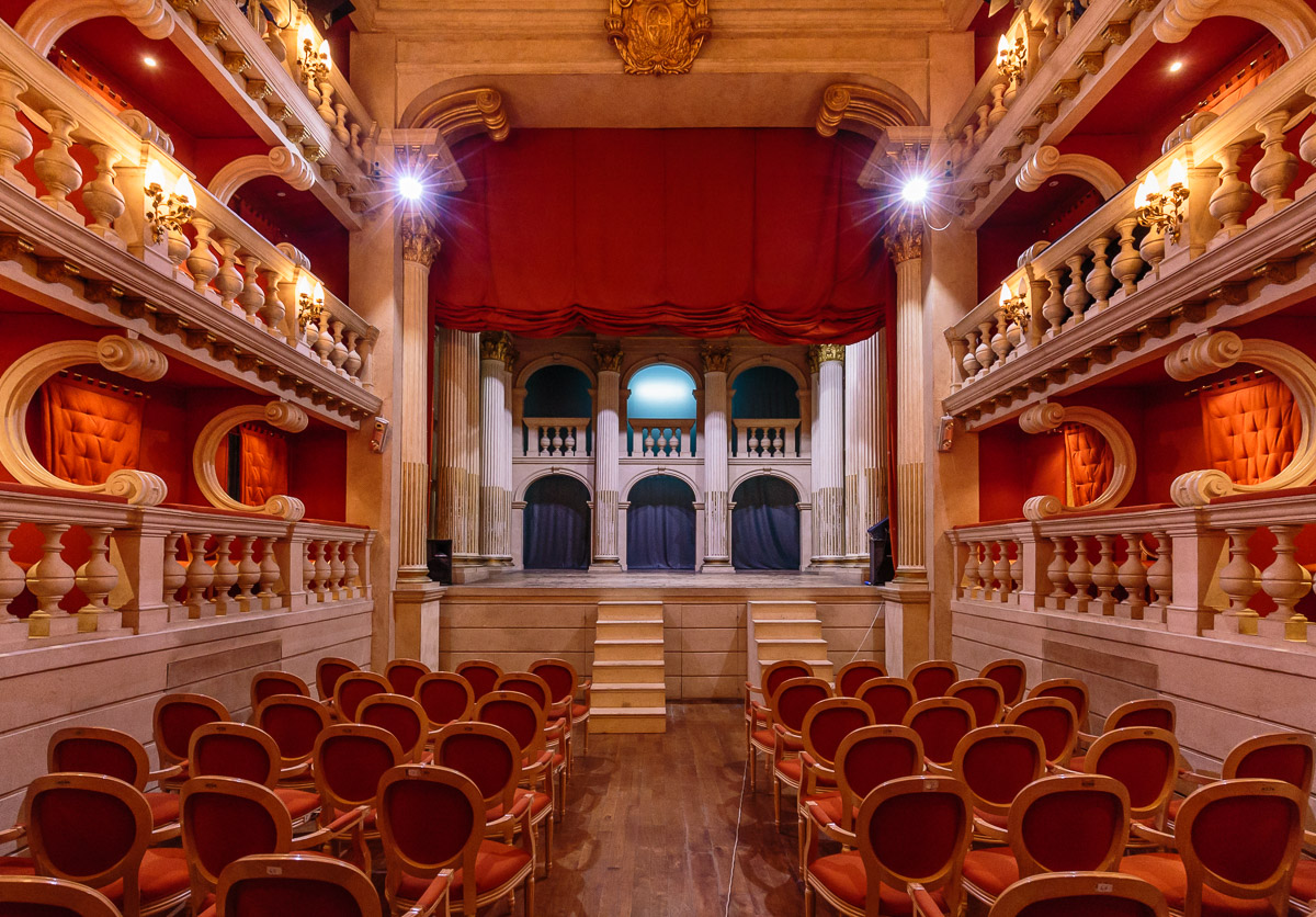 “DIETRO LA M@SCHERA”: i Teatri del Casentino uniti in un progetto di teatro “digitale”