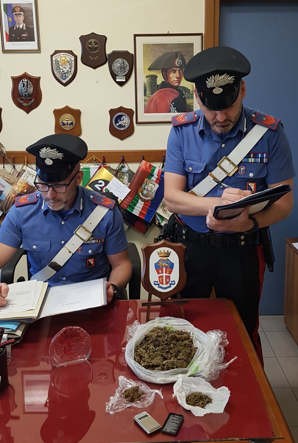 Arrestato con la droga in piazza San Domenico