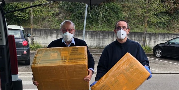Marcello Caremani dona 5mila mascherine e mille tute protettive a malattie infettive