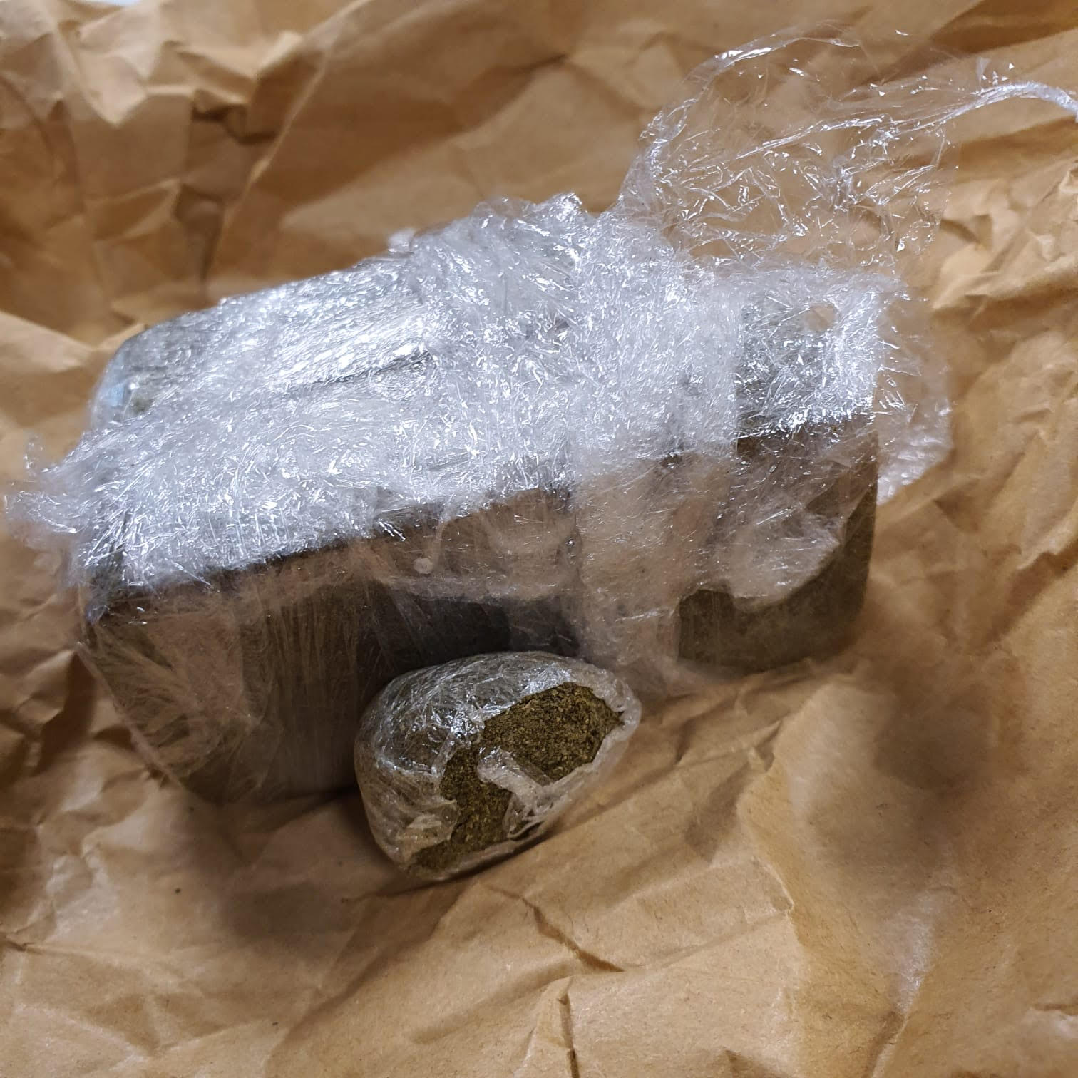 Arrestato dalla Polizia  23enne incensurato con 2kg di Hashish
