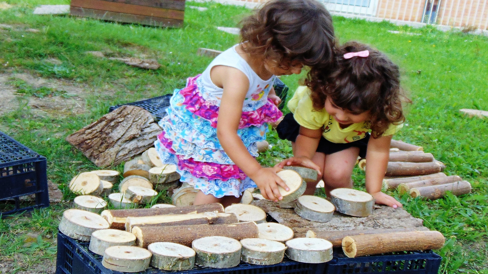 Nido d’infanzia di Terranuova, avviati incontri individuali di confronto e saluto. L’assessore Grifoni: “un’iniziativa che rispecchia la cura e l’attenzione che il nostro Ufficio pedagogico riserva ai bambini e alle loro famiglie, a conclusione di un anno particolare”