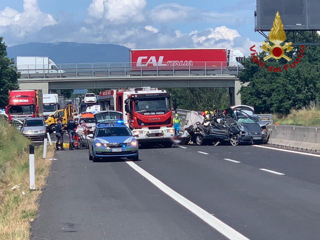 Gravissimo incidente in A1. Quattro vittime e sette feriti