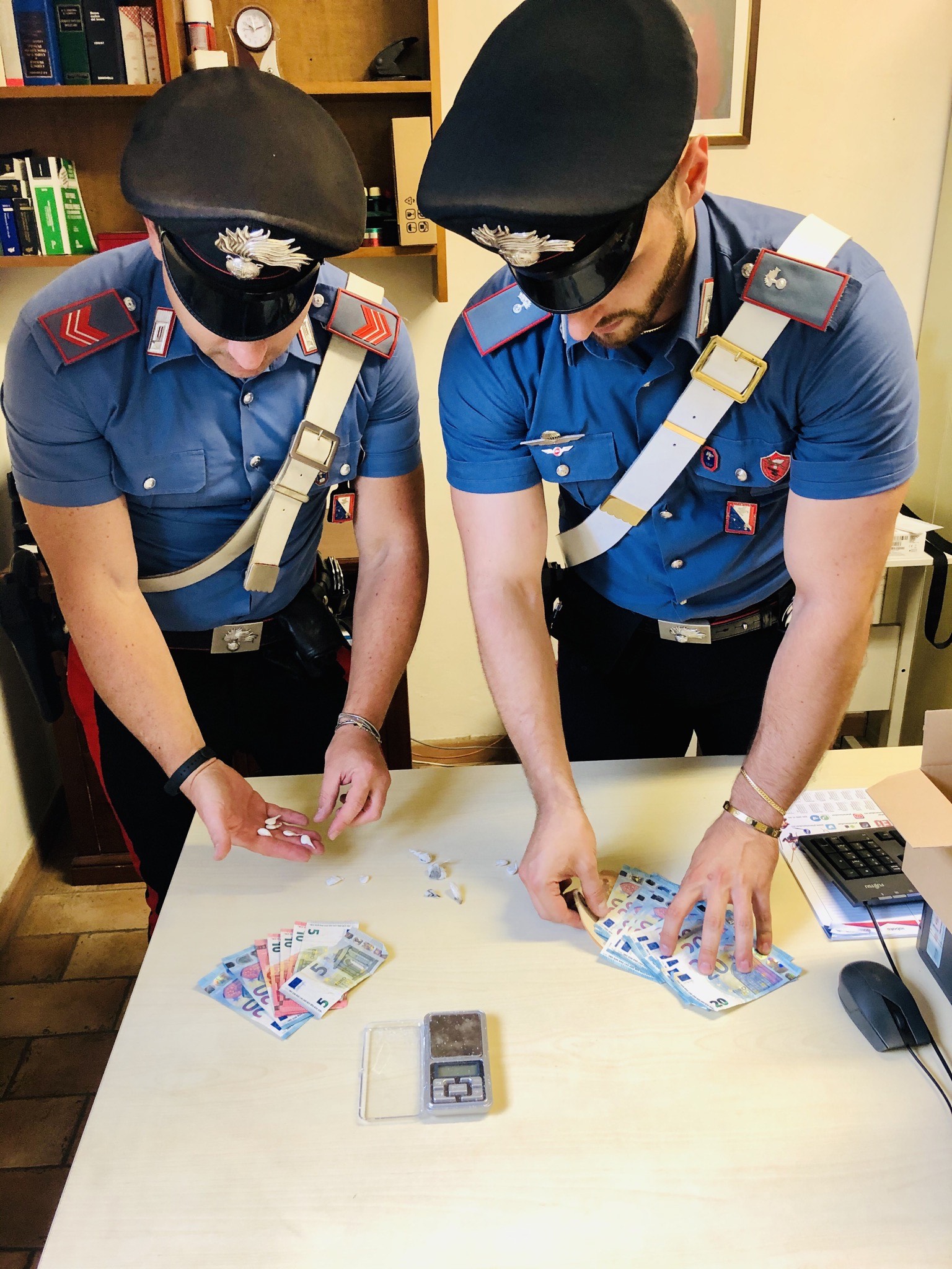 I Carabinieri di San Giovanni Valdarno intensificano i controlli su Montevarchi, arrestato un giovane spacciatore