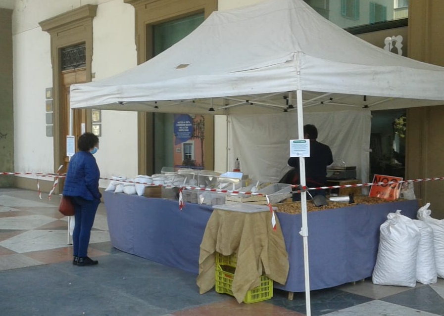 Torna il Mercatale sotto i portici di via Roma. Sabato 6 giugno, la sesta edizione del 2020 con prodotti di stagione