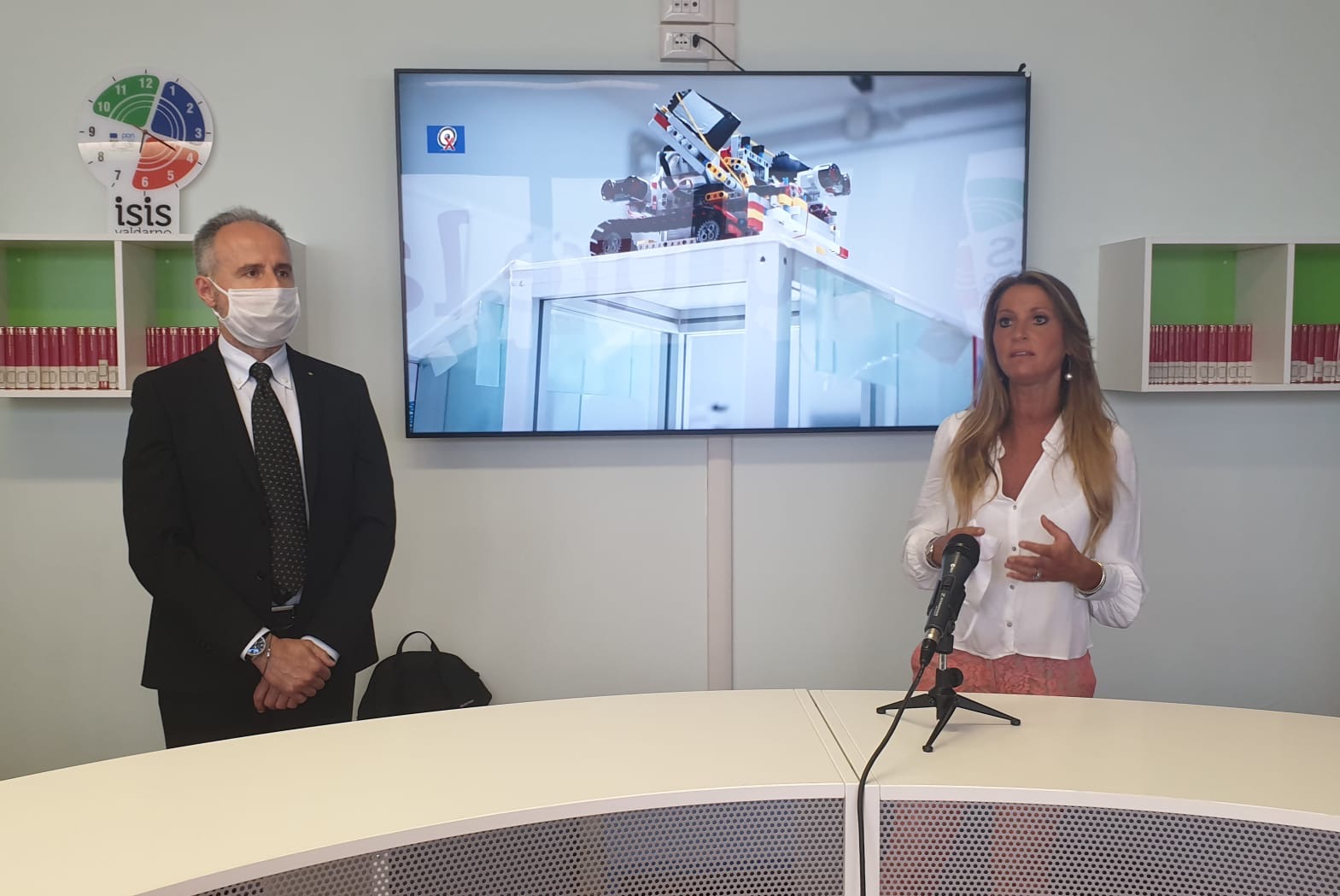 Polo Universitario Aretino: la prima università in Italia con sede nelle scuole superiori e con diretto inserimento nel mondo del lavoro grazie alla collaborazione con le imprese del territorio