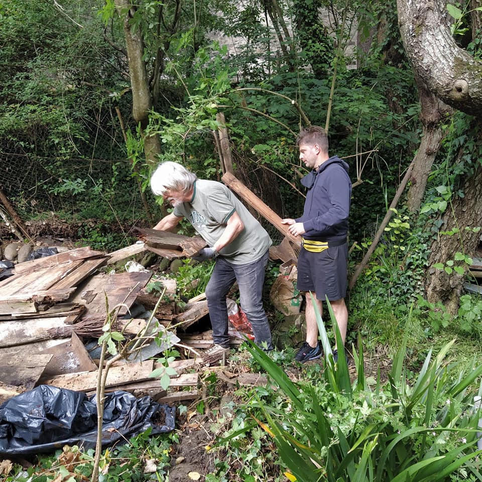 In campo i volontari di Civitas, “Lungarno: pattumiera infinita”. A Pratovecchio-Stia quintali di rifiuti nel fiume