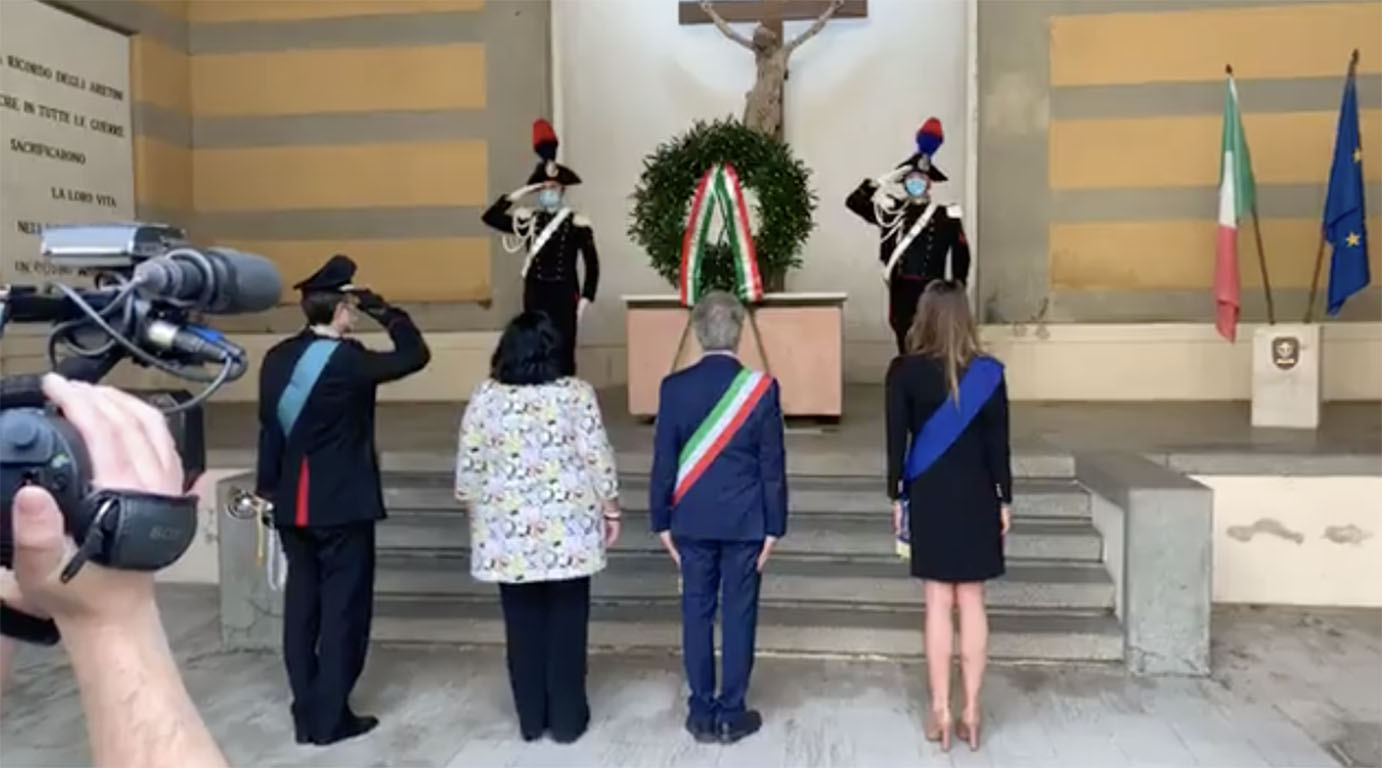 2 giugno, cerimonia solenne. Fuori programma del Prefetto che legge il discorso di Mattarella
